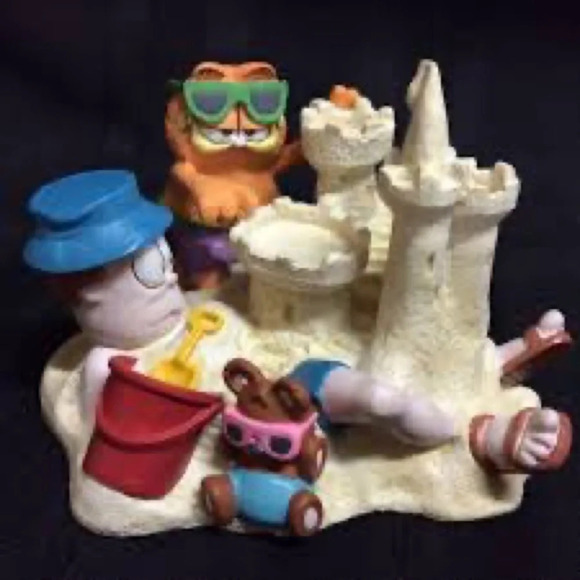 Vintage "Garfield" figurine entitled "Crowning Achievement"  by Jim Davis (D 2) - Picture 3 of 7